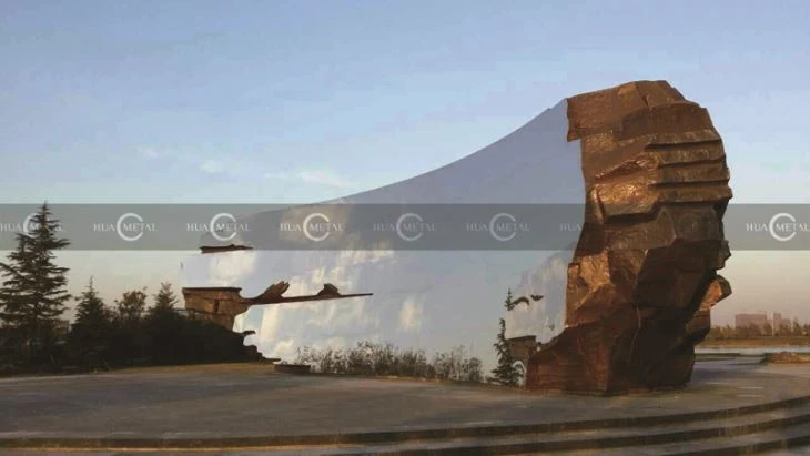 big-stainless-steel-sculptures-super-mirror-refelection